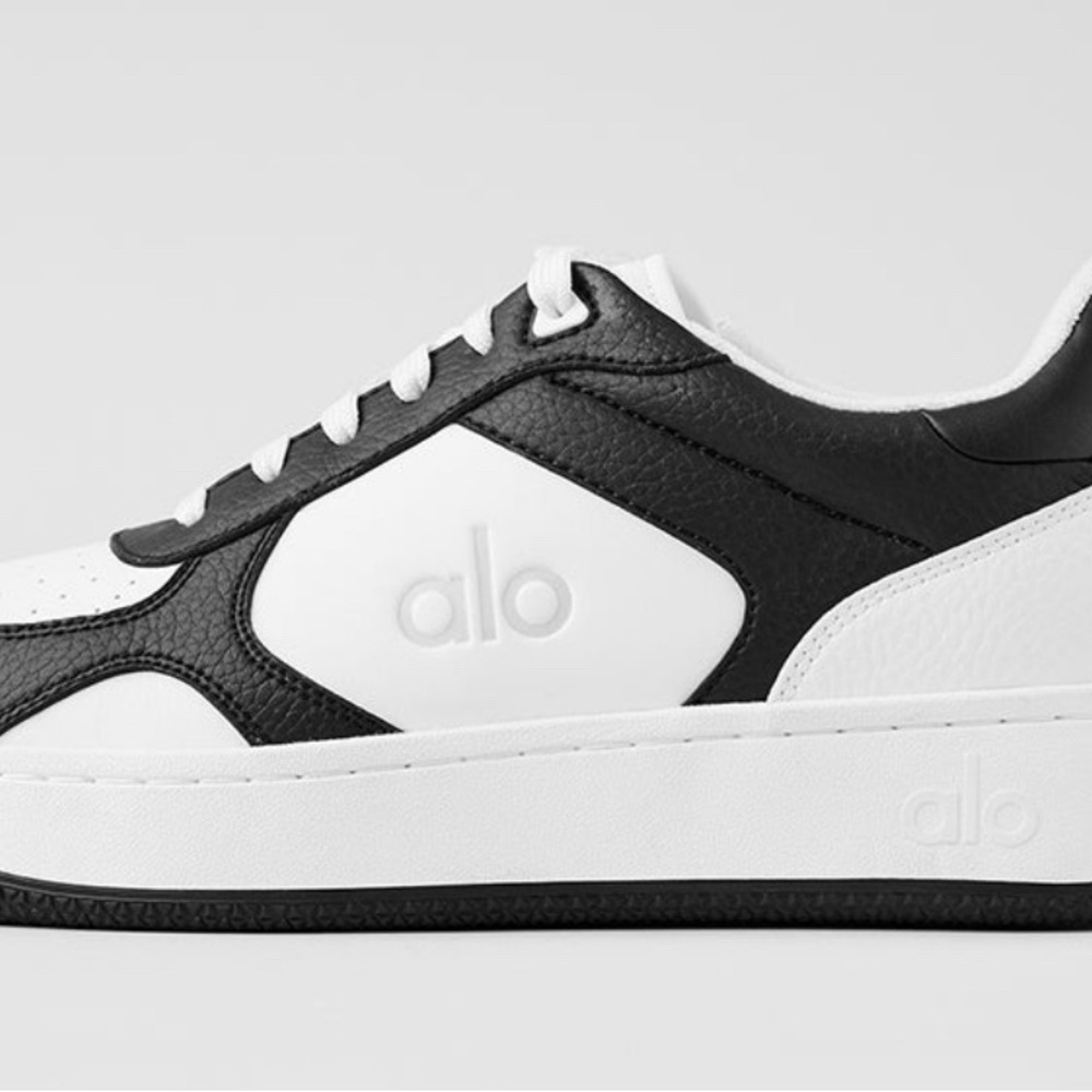 ALO Recovery Mode Sneaker in black and white size 10.5 women’s